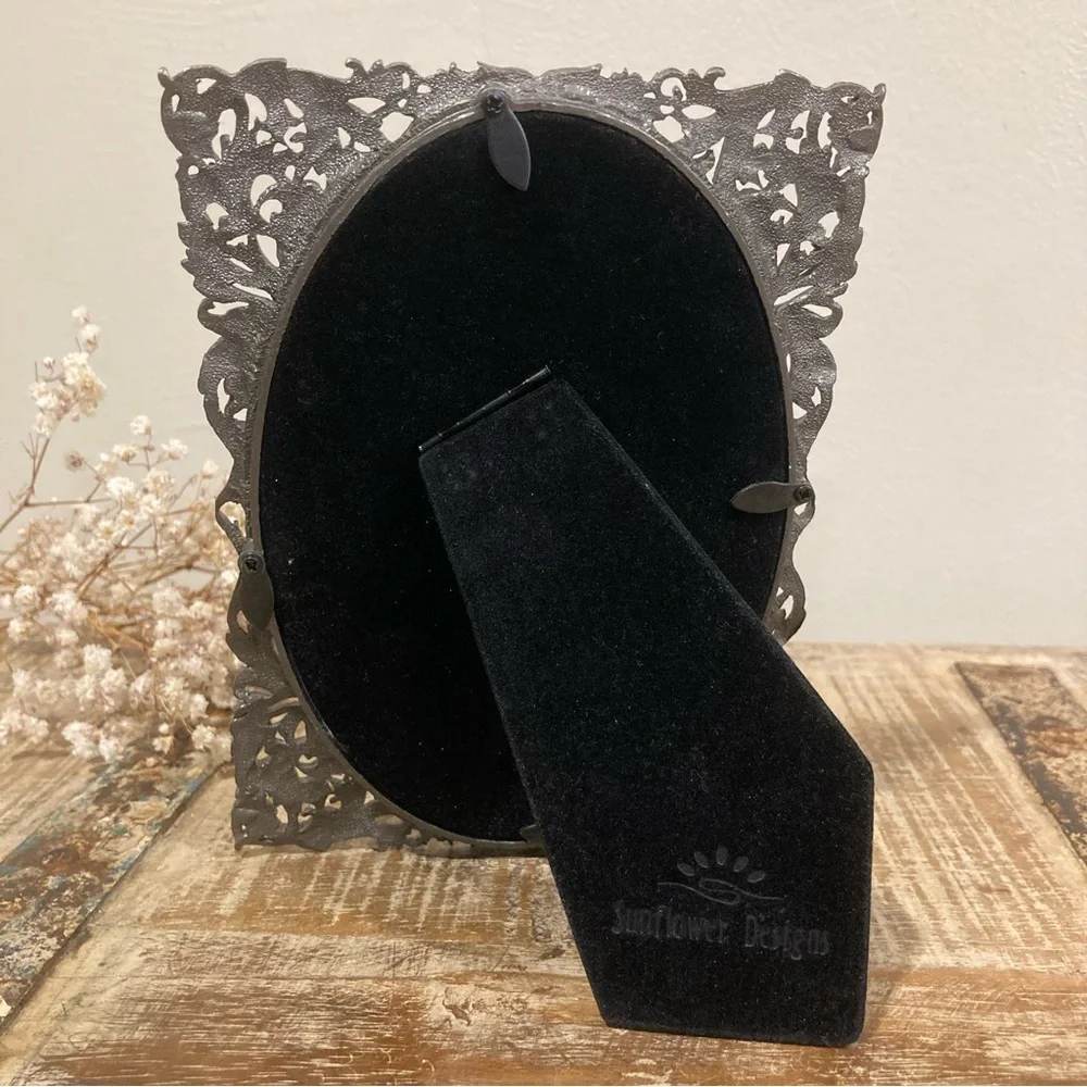 Ornate Silver Colored Photo Frame 4x6 Oval Sunflower Designs